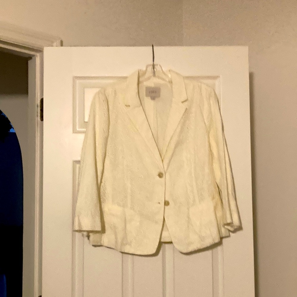 Ivory eyelet blazer from Loft size 14 ladies two button closure, long sleeve
